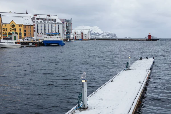 Vista del puerto de Alesund. Centro de la ciudad . —  Fotos de Stock