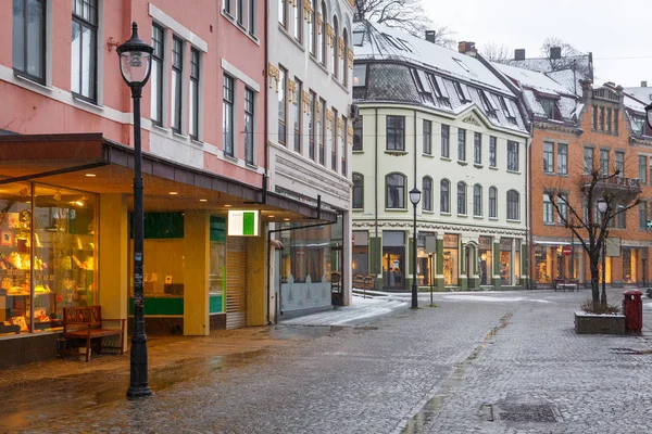 Centrum města Ålesund. Zimní krajina v Norsku. — Stock fotografie