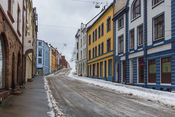 オーレスン市内中心部のアール ヌーボー建築です。冬の風景ノルウェー — ストック写真