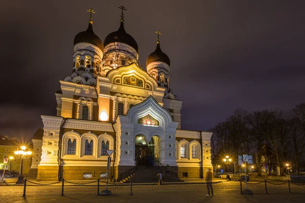 Katedral Alexander Nevsky pada malam hari, Katedral ortodoks di Kota Tua Tallinn, Estonia . — Stok Foto