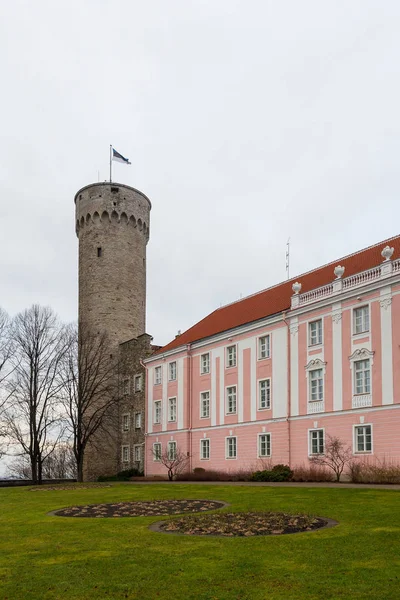 Toompea castle, das zentrum der regierung von estland. — Stockfoto