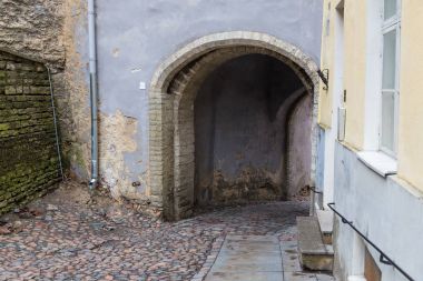 Tallinn Pikk Jalg eski şehrin tarihi dar sokak
