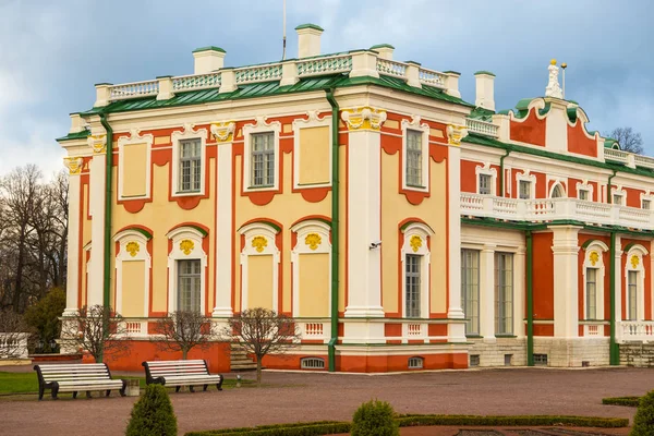 Кардриорг, дворцовый комплекс с летней царской резиденцией . — стоковое фото