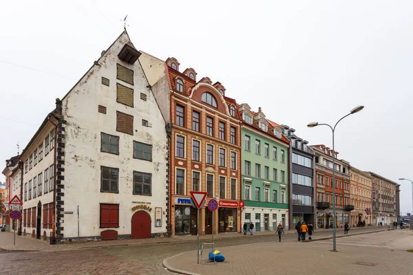 Riga tarihi kentin tarihi sokak. — Stok fotoğraf