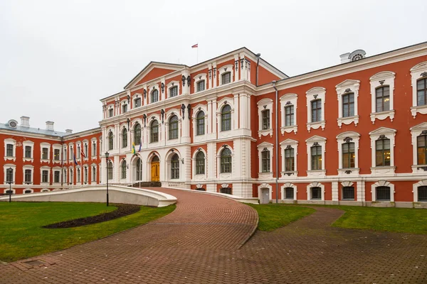 Old red castle in Jelgava, Latvia. Latvian agriculture university. — Stock Photo, Image