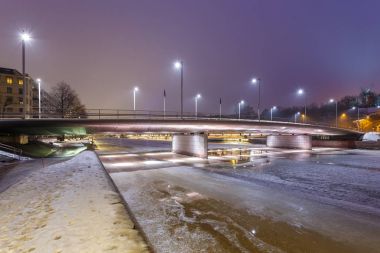 Myllisilta, bridge uygulamasında Aura Nehri Turku görünümünü.