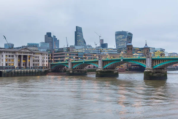 Southwark Bridge with Downtown London in the Background. — Stock Photo, Image