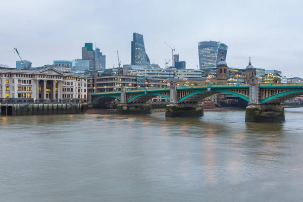 Southwark Bridge with Downtown London in the Background. — Stock Photo, Image