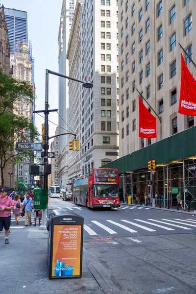 Streets and skyscrapers in the center of new York city near Wall Street. — Stock Photo, Image