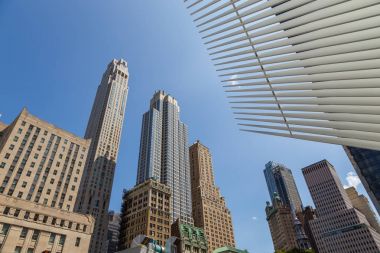 Sokak perspektif binalar içinde merkezi New York city.