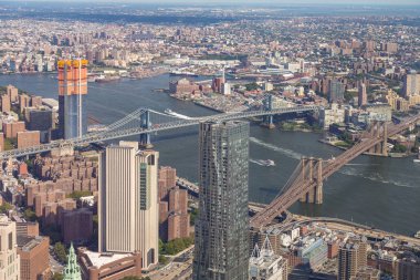 Manhattan siluetinin havadan görünümü gün güneşli yaz.