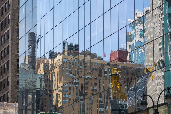 Straßenperspektive New Yorker Gebäude. — Stockfoto