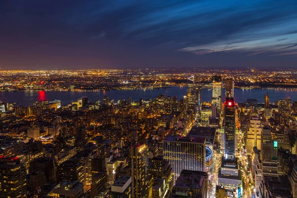 Aerial view of Manhattan at night, New York. — Stock Photo, Image