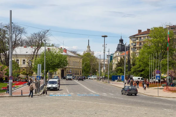 Vista desde la plaza Sveti Aleksandar Nevski sobre los edificios de la ciudad vieja, Sofía, Bulgaria . — Foto de Stock