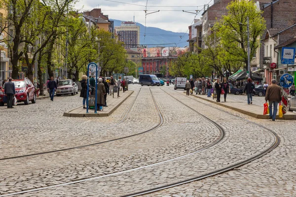 Tranvía en la calle Stefan Stambolov, Sofía, Bulgaria . — Foto de Stock