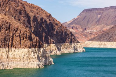 Hoover Barajı 'nın altındaki Colorado Nehri manzarası, Nevada, Usa.
