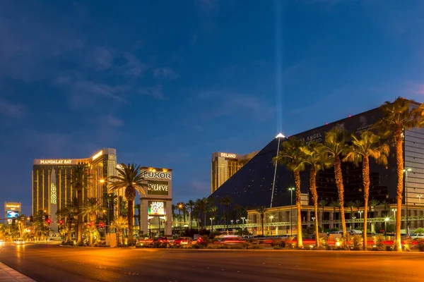 View of the Luxor Hotel and Cassino, Las Vegas, Nevada, USA. — Stock Photo, Image