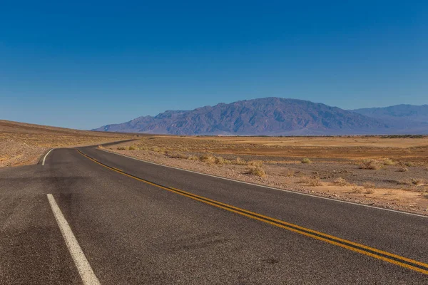 Scottys castle road im Death Valley, kalifornien, usa. — Stockfoto