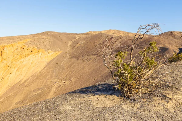 Cratère d'Ubehebe dans la Vallée de la Mort, Californie, USA . — Photo