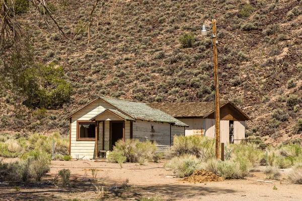 6. Cadde, Nevada, Usa 'da terk edilmiş, yıkılmış binalar.. — Stok fotoğraf