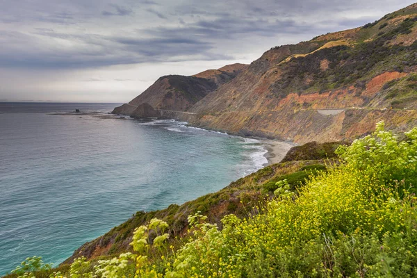 Vista Costa Del Pacífico California Grandes Acantilados Agua Del Océano — Foto de Stock