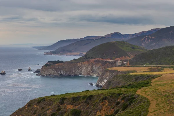 Vista Costa Del Pacífico California Grandes Acantilados Agua Del Océano — Foto de Stock