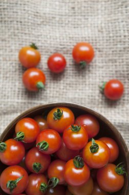 Kırmızı kiraz domates kalp için iyi 