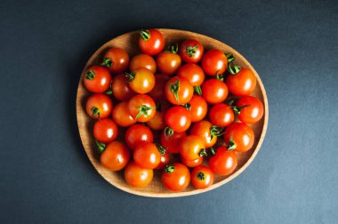 Kırmızı kiraz domates kalp için iyi 