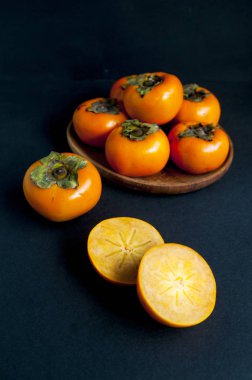 Olgun turuncu Trabzon hurması meyve