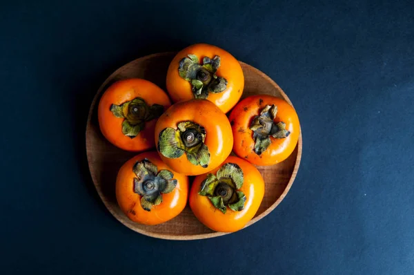 Reife orangefarbene Kaki-Frucht — Stockfoto