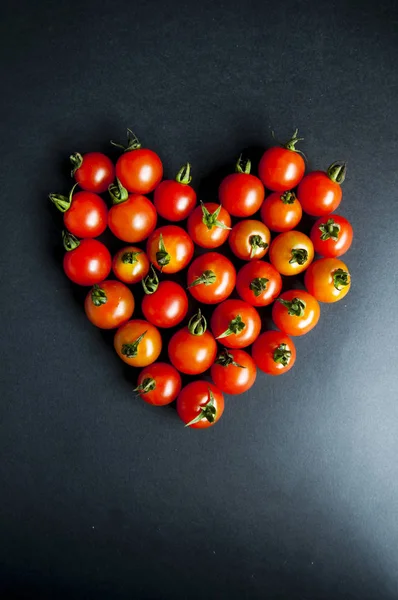 Rode cherry tomaten goed voor hart Rechtenvrije Stockafbeeldingen