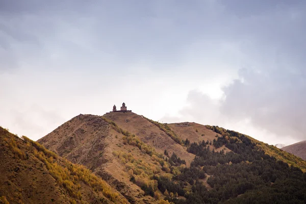 Beautiful autumn mountain landscape in Stepancminda. Georgia. To — Stock Photo, Image