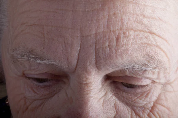 Retrato de mulher idosa. Triste. Fechar. — Fotografia de Stock