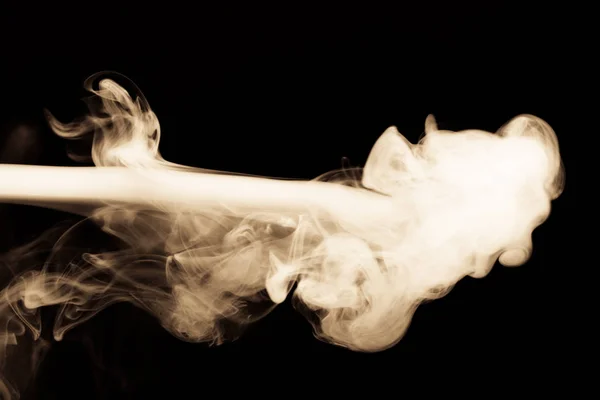 黒い背景に煙の雲。選択と集中。トーン — ストック写真