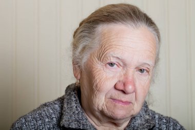 Yaşlı bir kadının portresi