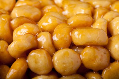 Ev yapımı tatlı pasta (chak-chak) kızartılmış ve tarafından yapıştırılmış kızarmış 