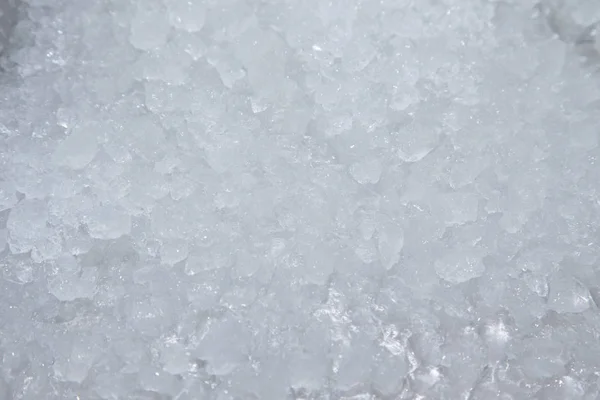 Surface of pile of ice in fish restaurant. Selective focus. Shal — Stock Photo, Image