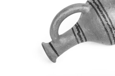 Beyaz bir arka plan üzerinde boş seramik Jaguar. Tonda