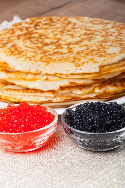 Russian pancakes - blini with caviar. Selective focus — Stock Photo, Image