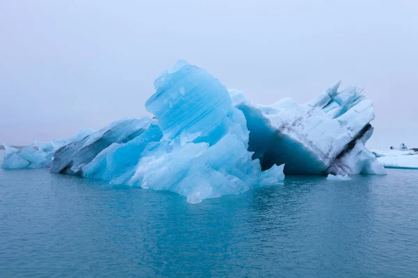 Iceberg lagun jokulsarlon på södra Island — Stockfoto