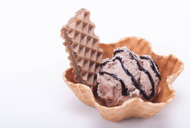 Dondurmalı waffle ışık arka plan üzerinde