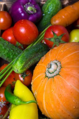 Taze sebze ve otlar doğal arka planı için