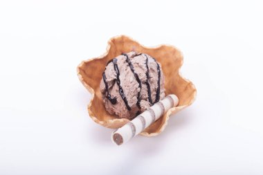 Dondurmalı waffle ışık arka plan üzerinde