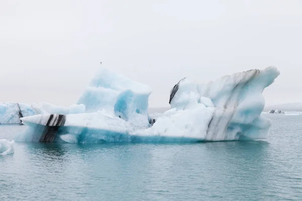 Lagune d'iceberg jokulsarlon au sud de l'Islande — Photo