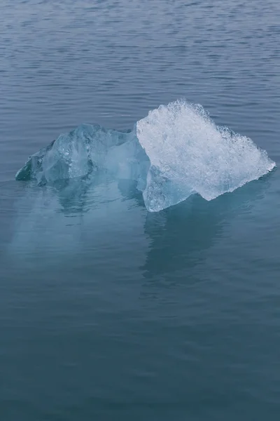 Айсбергская лагуна jokulsarlon на юге Исландии — стоковое фото