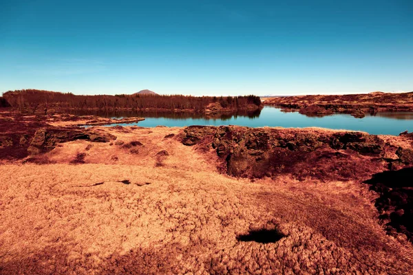 Paisaje dramático abandonado de Islandia. Tonificado — Foto de Stock