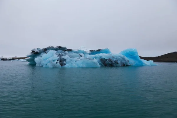 南の氷山ラグーンjokulsarlonの奇妙な氷の流れ — ストック写真