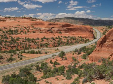 Wilson Arch, Utah görünümünden