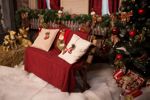 Christmas home decorations: sofa with pillows — Stock Photo, Image