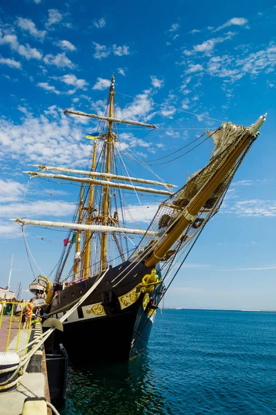 Eğitim barquentine İtalyan Deniz Kuvvetleri 